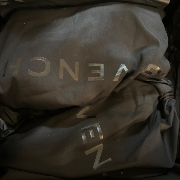 *New* GivencyXDisney’s Dalmatians High Tops - Picture 2 of 7